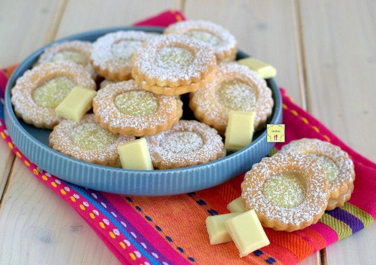 Galletas rellenas de chocolate blanco