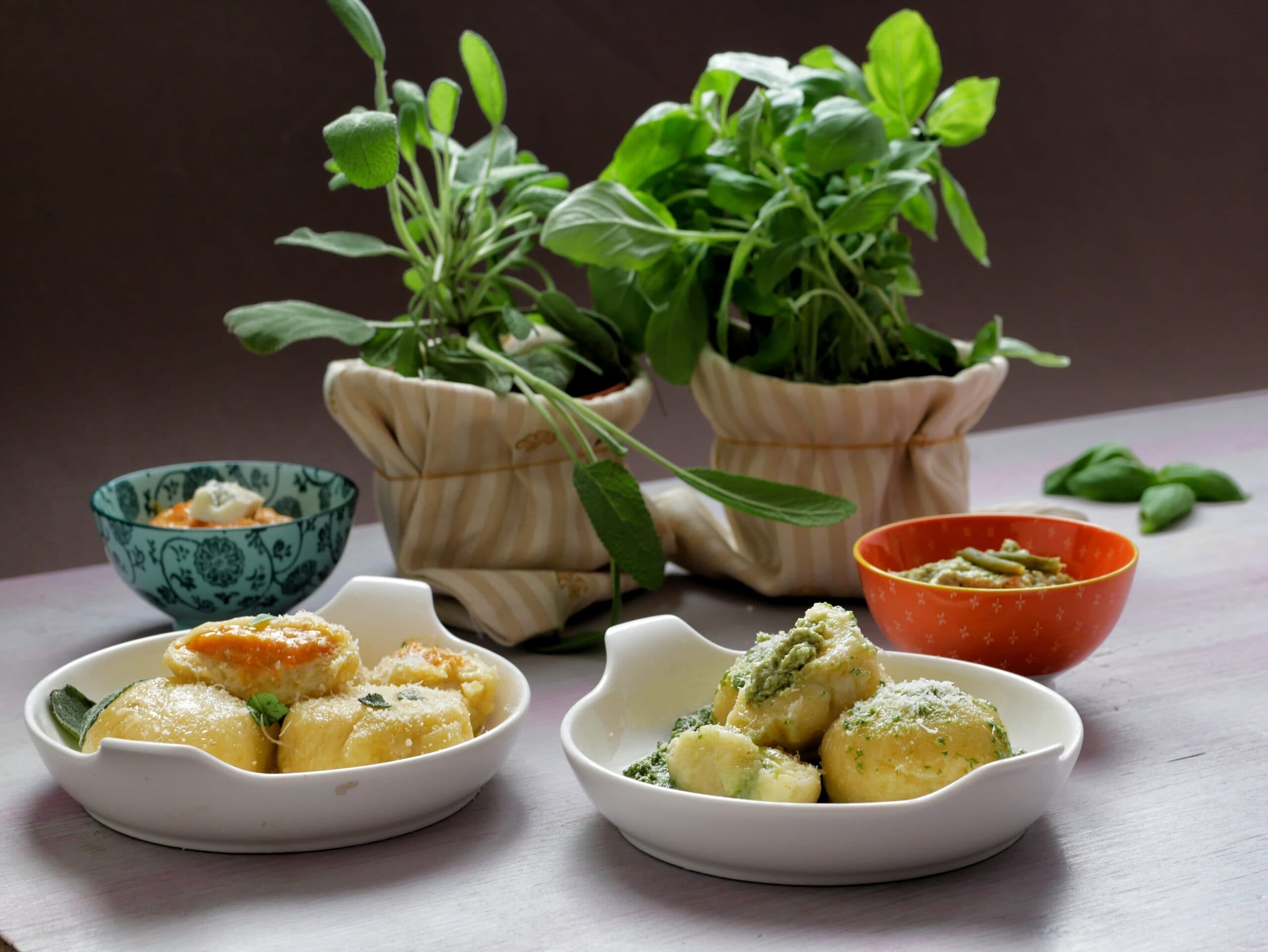 Gnocchi rellenos de pesto genovés