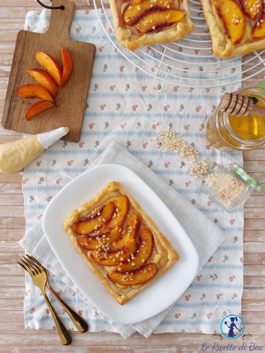 Hojaldres con Melocotones y Crema Pastelera