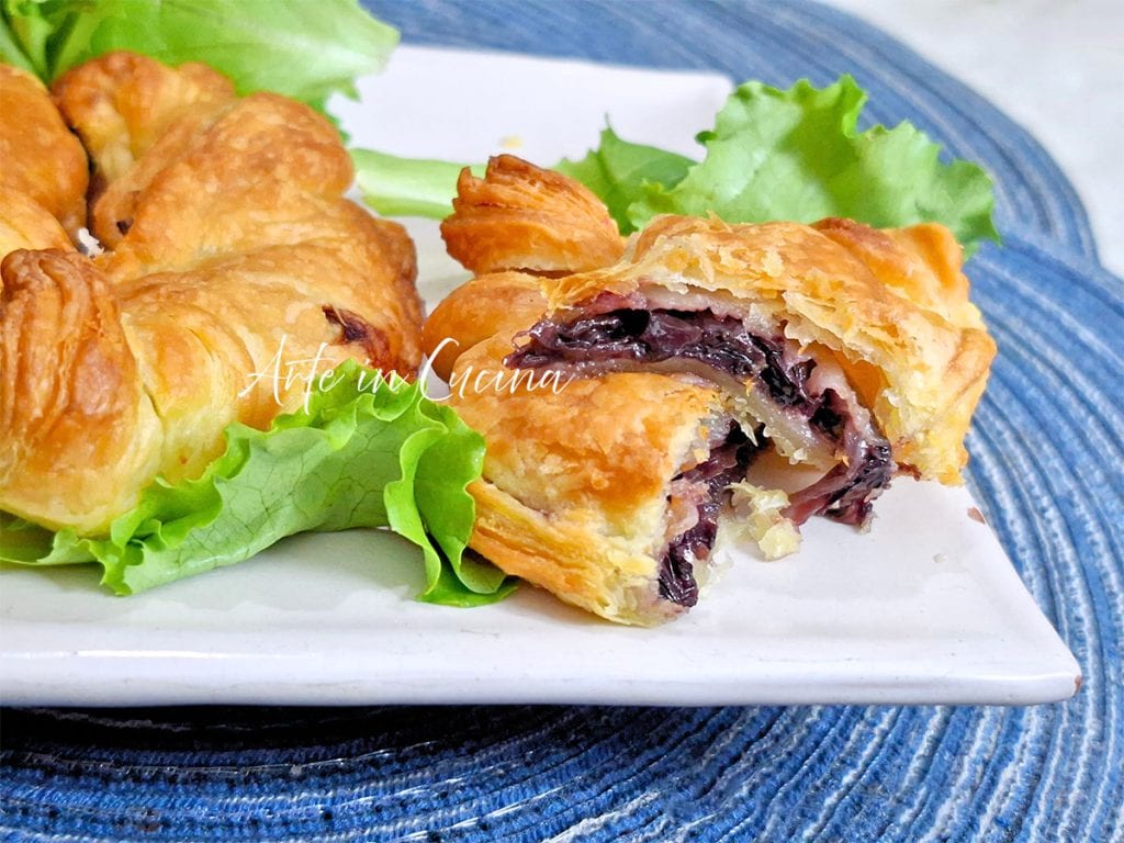 LAZOS de HOJALDRE con RADICCHIO y GORGONZOLA