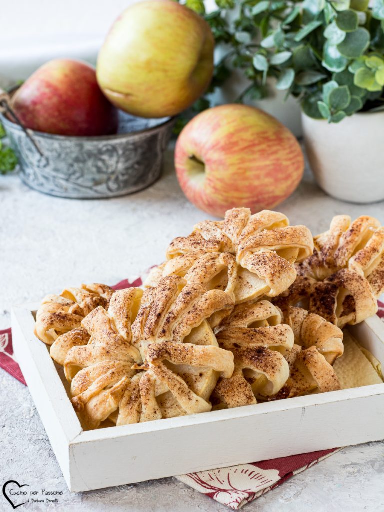 manzanas en rodajas con hojaldre