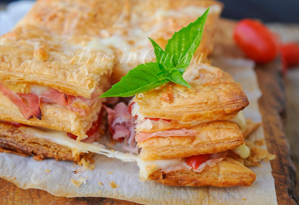 Milhojas salada jamón queso y tomates