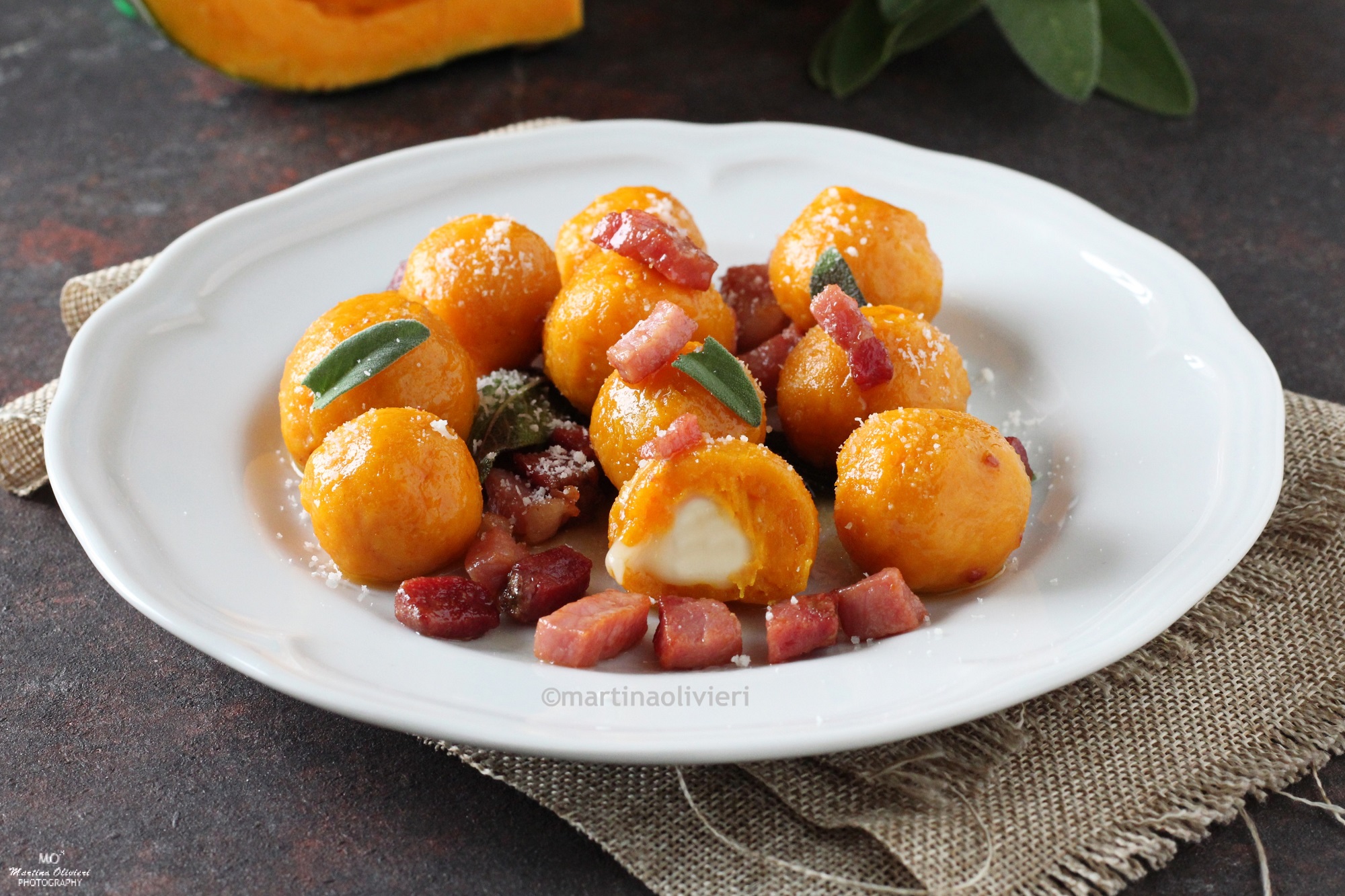 Ñoquis de calabaza rellenos de taleggio