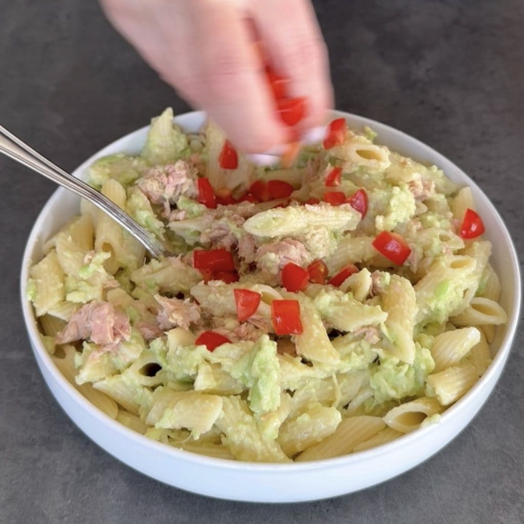 pasta aguacate y atún