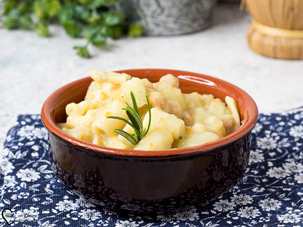 pasta patatas y garbanzos