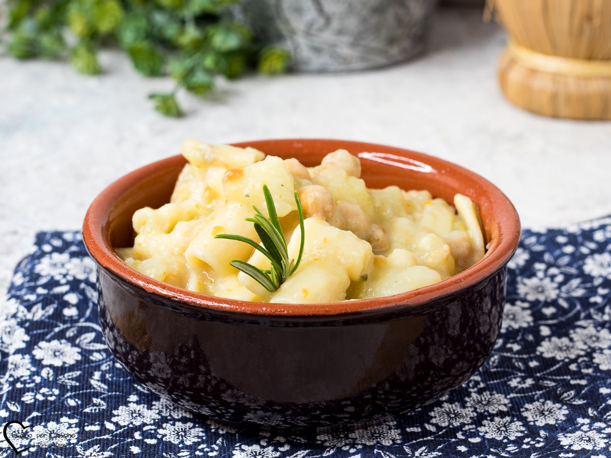 PASTA PATATAS Y GARBANZOS