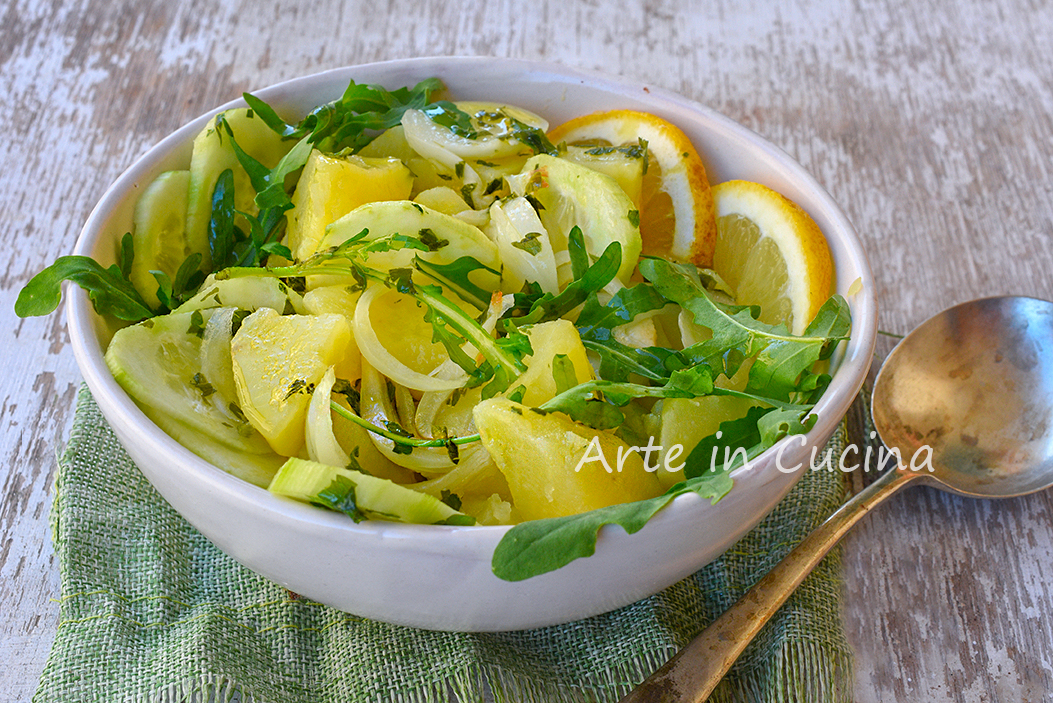 Patatas al vinagre con cebollas, guarnición rápida