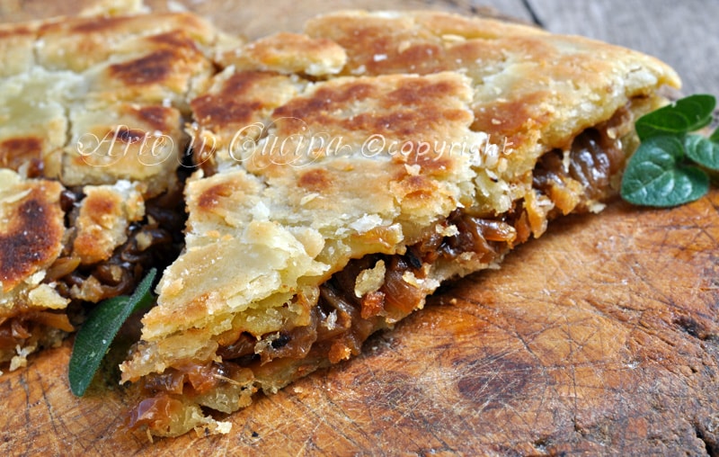 PIZZA DE CEBOLLAS NAPOLITANA en sartén en sartén