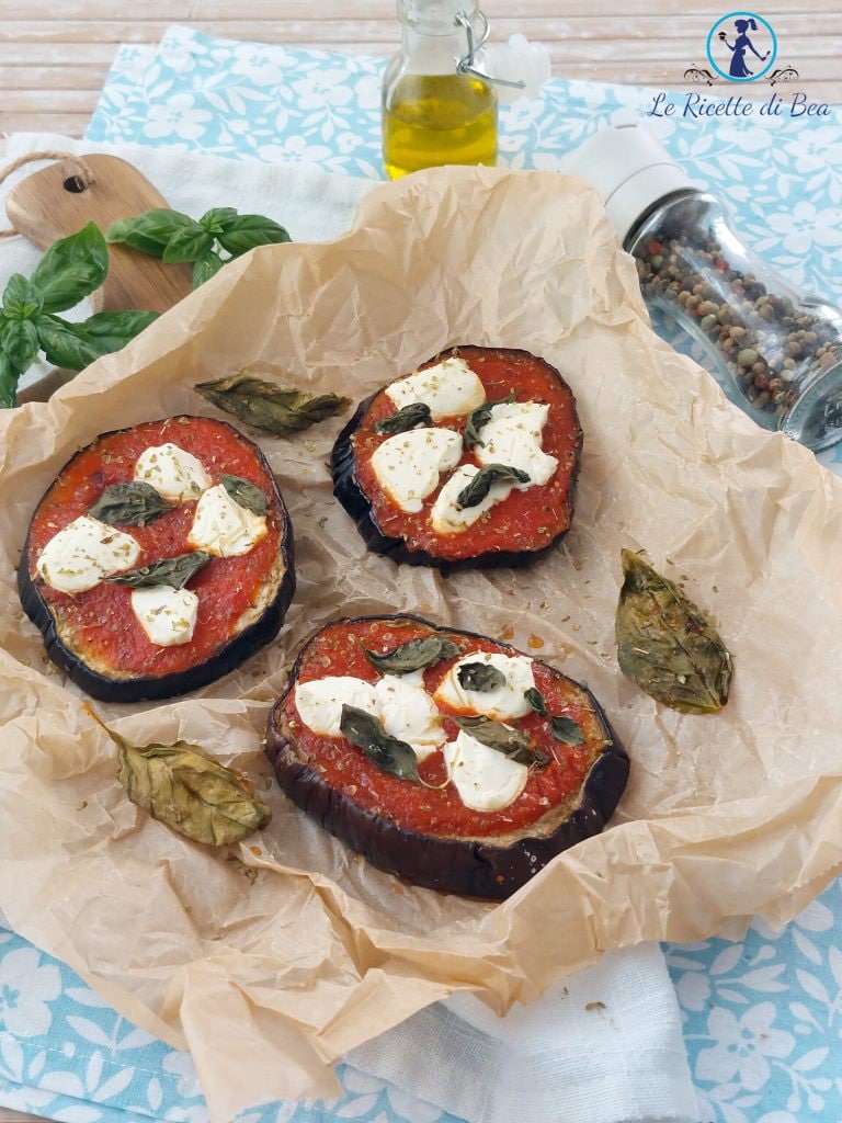 pizzitas de berenjenas y tomate al horno