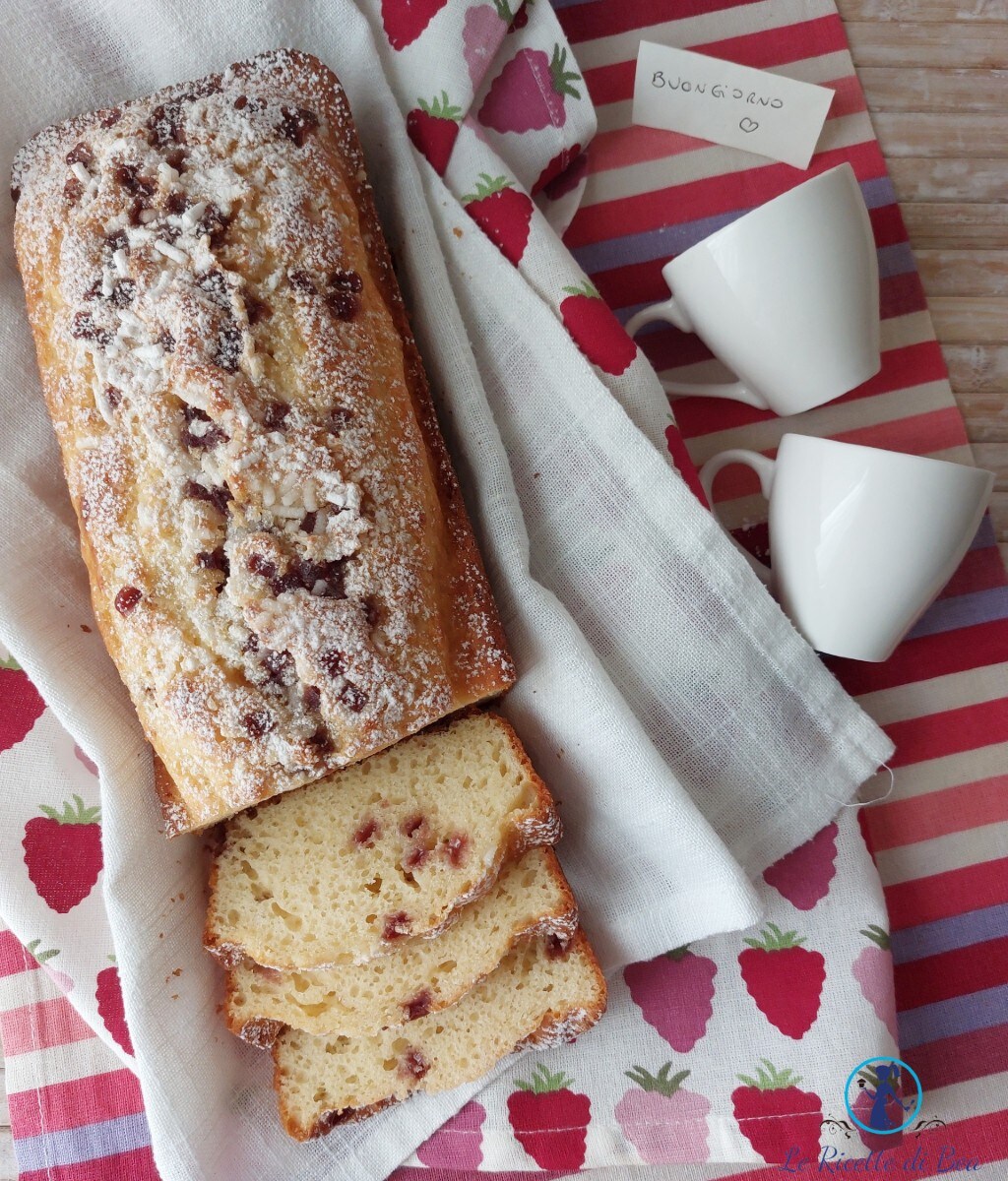 Plumcake Robiola y Gotas de Frutos del Bosque