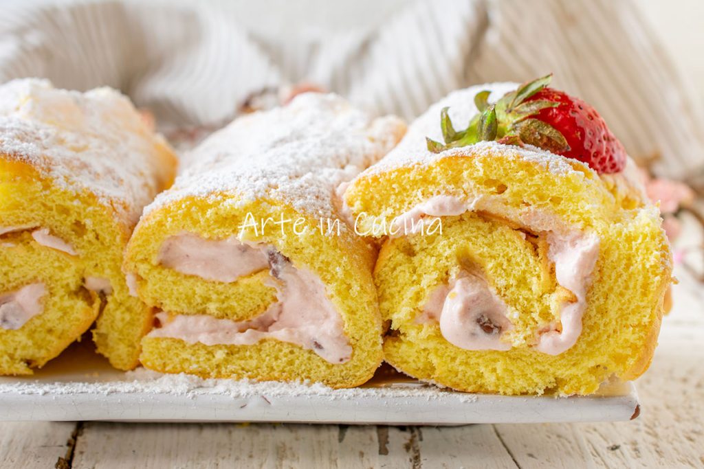 Rollitos con mousse de fresas