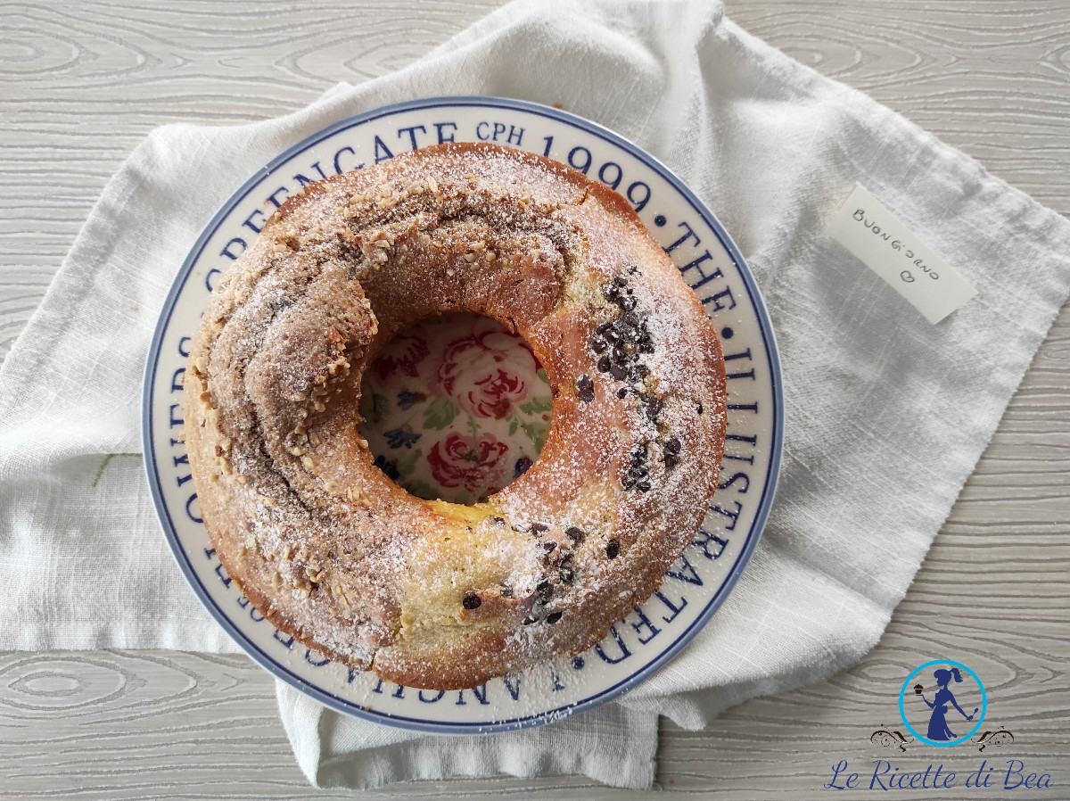 Rosca bicolor con yogur blanco