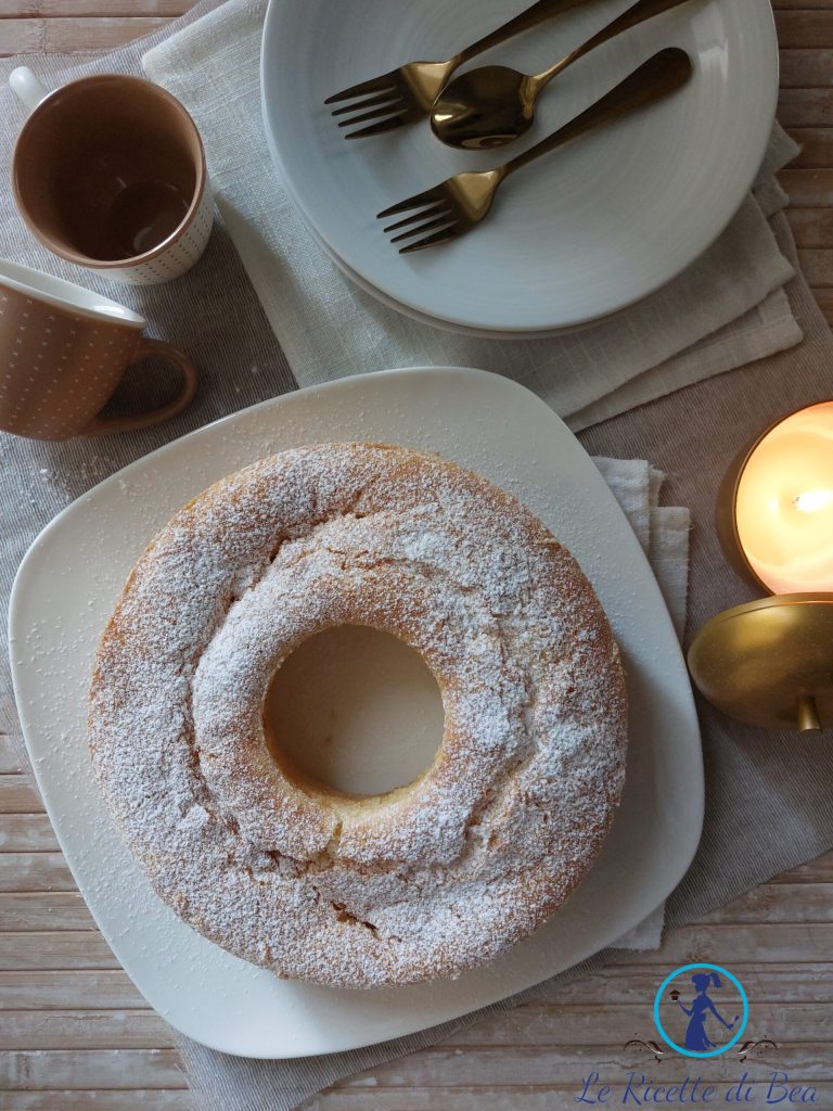 rosca con leche y nata montada