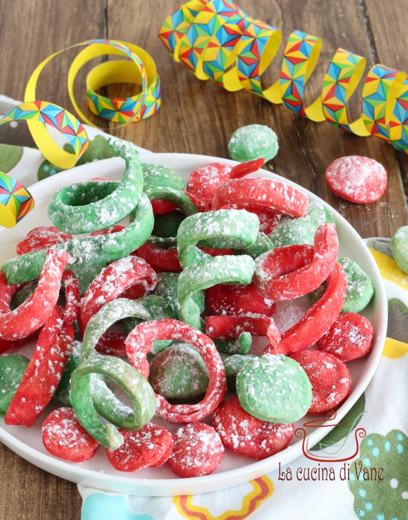 serpentinas y confetis dulces de Carnaval