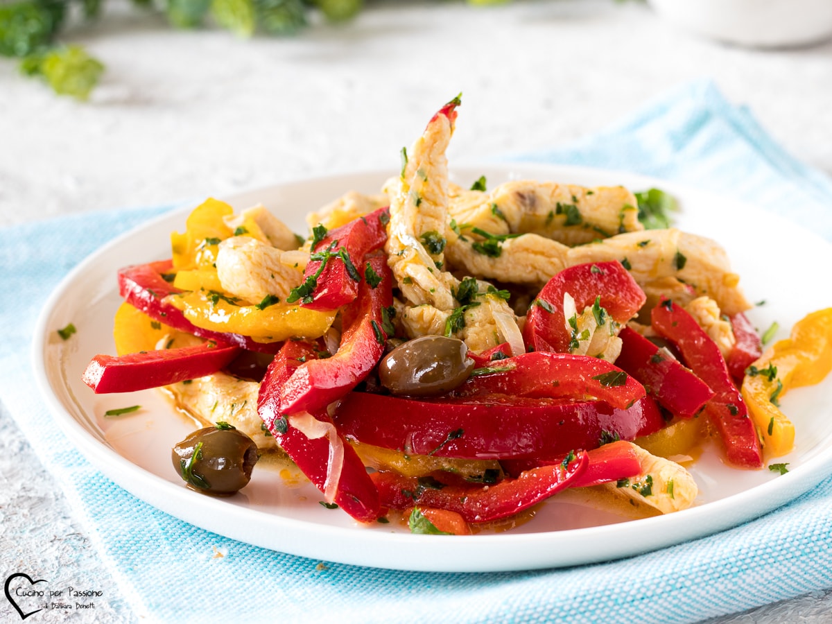 TIRAS DE POLLO CON PIMIENTOS