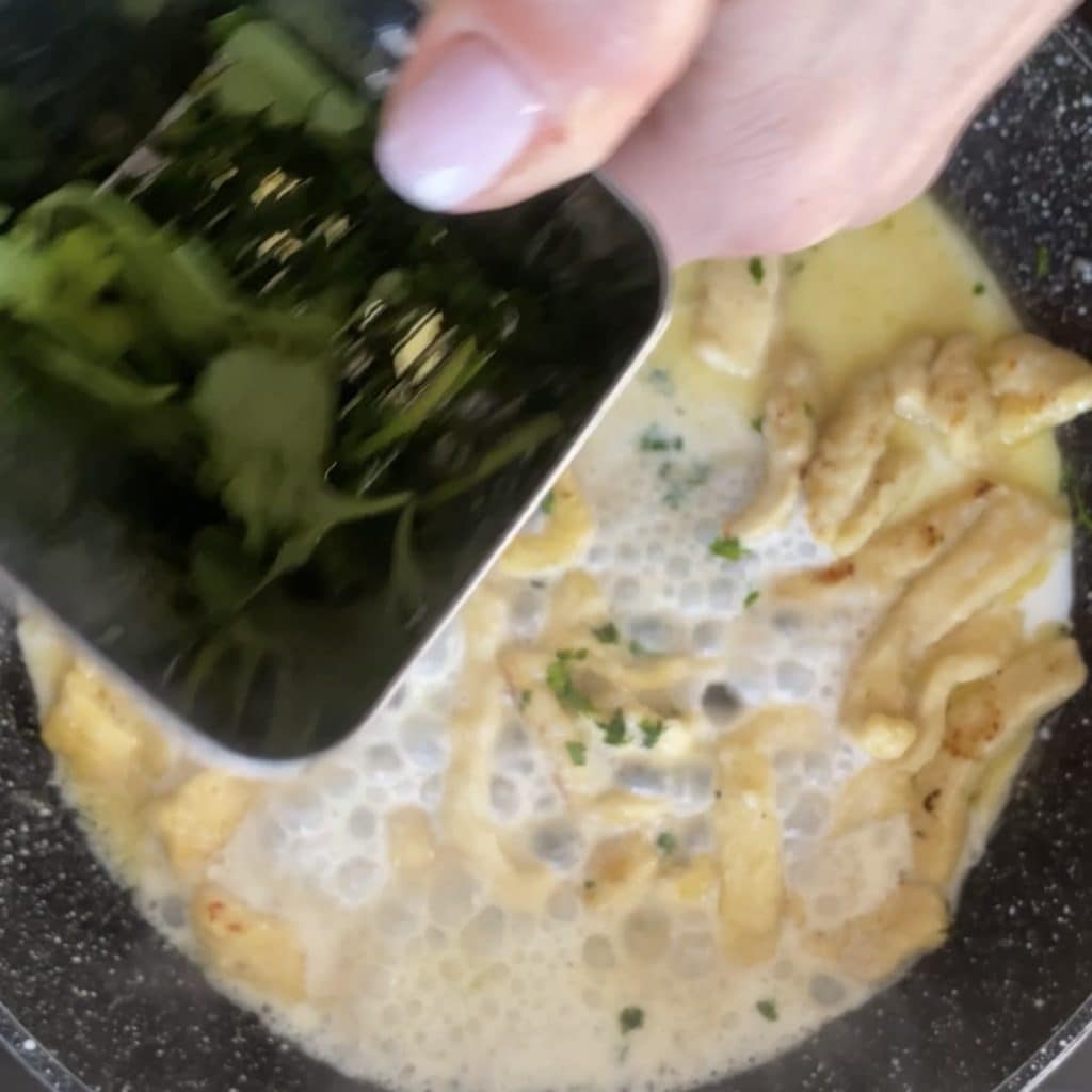 tiritas de pollo cremosas a la leche