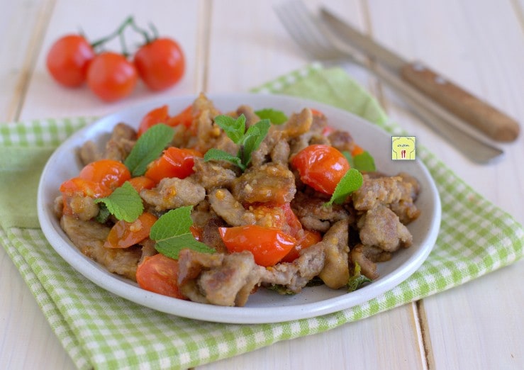 Trozos de ternera con tomatitos caramelizados