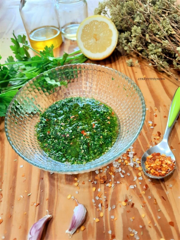 Salsa verde chimichurri para carne y pescado