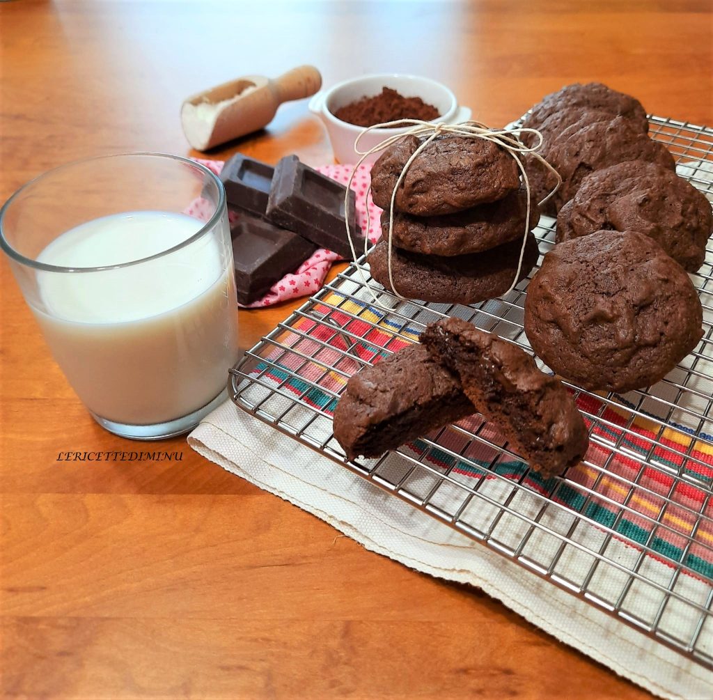 Cookies de cacao y chocolate negro