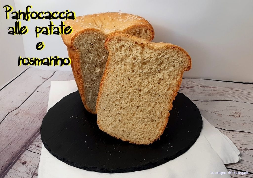 Pan focaccia con patatas y romero