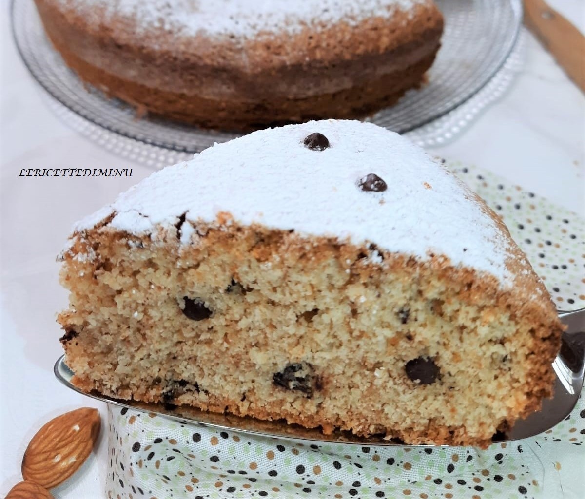 Tarta de amaretti, almendras y chocolate