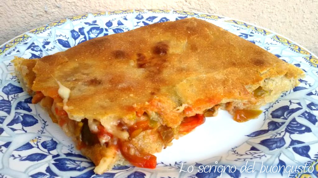 Pizza con harina de espelta rellena