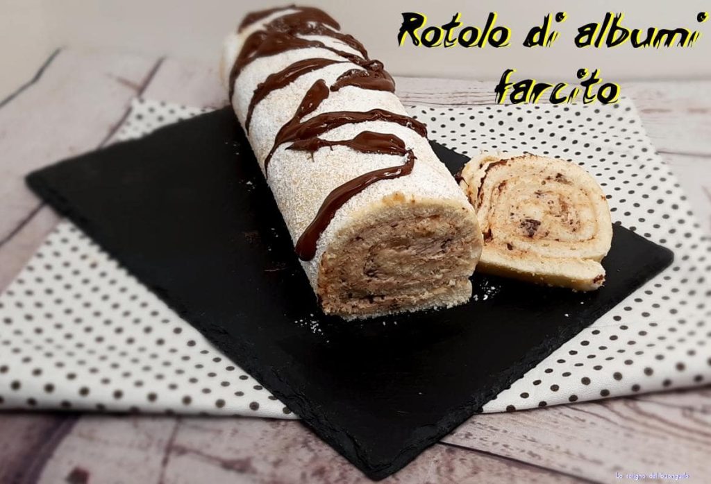 Rollo de claras de huevo relleno