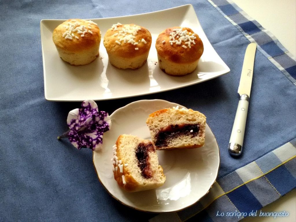 Muffins con masa madre rellenos