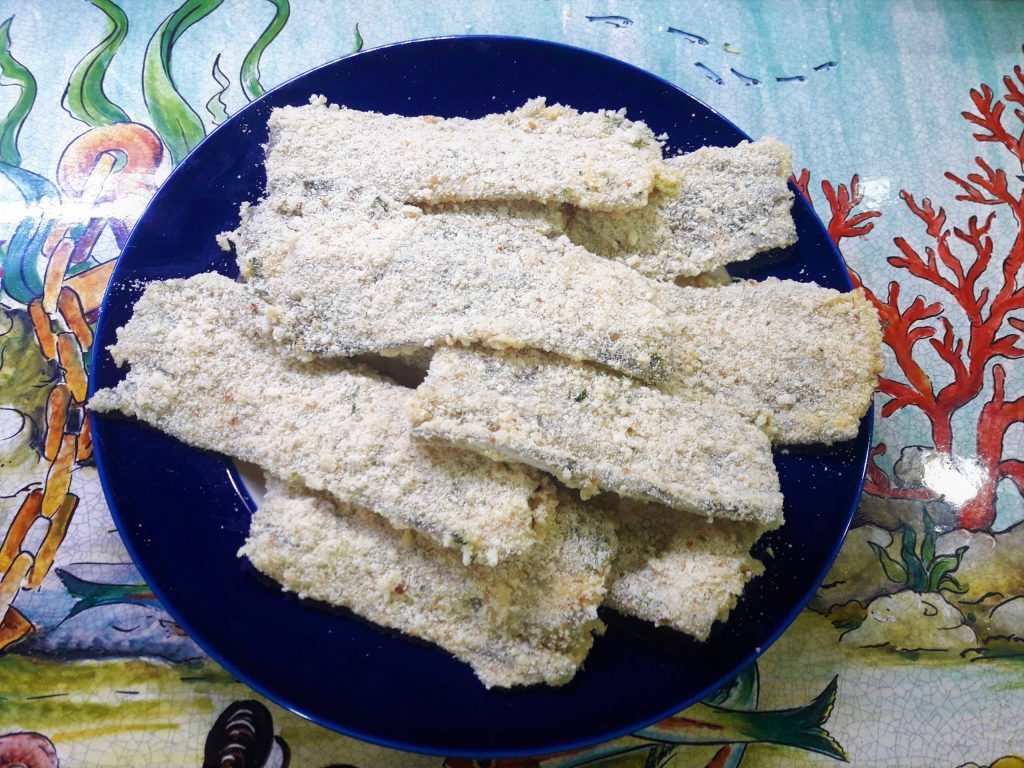 Costillas de acelga empanadas al horno
