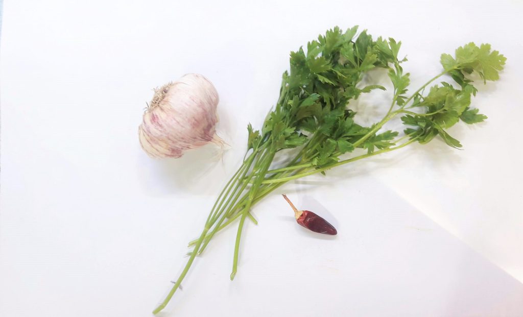 ajo perejil guindilla