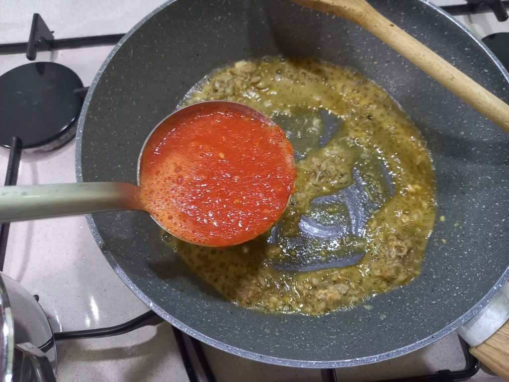 Espaguetis con carne de cangrejo de mar