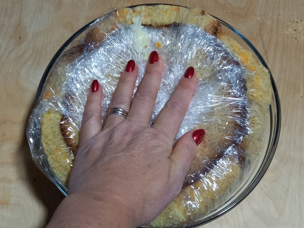 La cúpula de pandoro con crema de mandarina