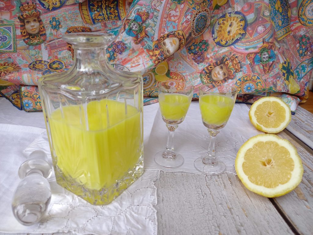La crema de limoncello con limones sicilianos