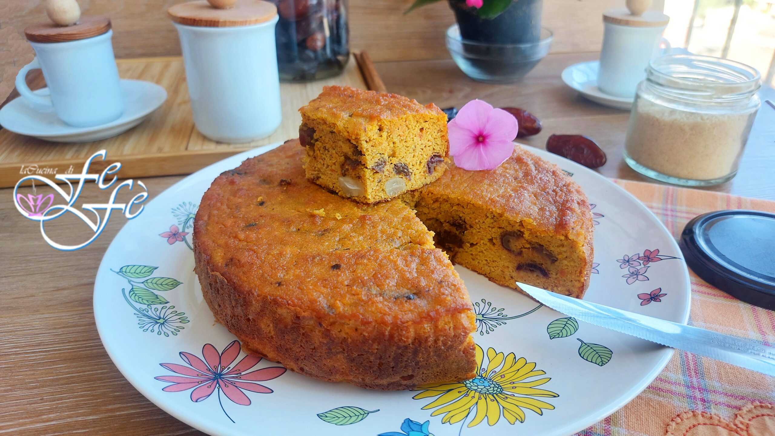 TARTA RÁPIDA DE ZANAHORIAS, ALMENDRAS Y DÁTILES (Receta sin azúcar)
