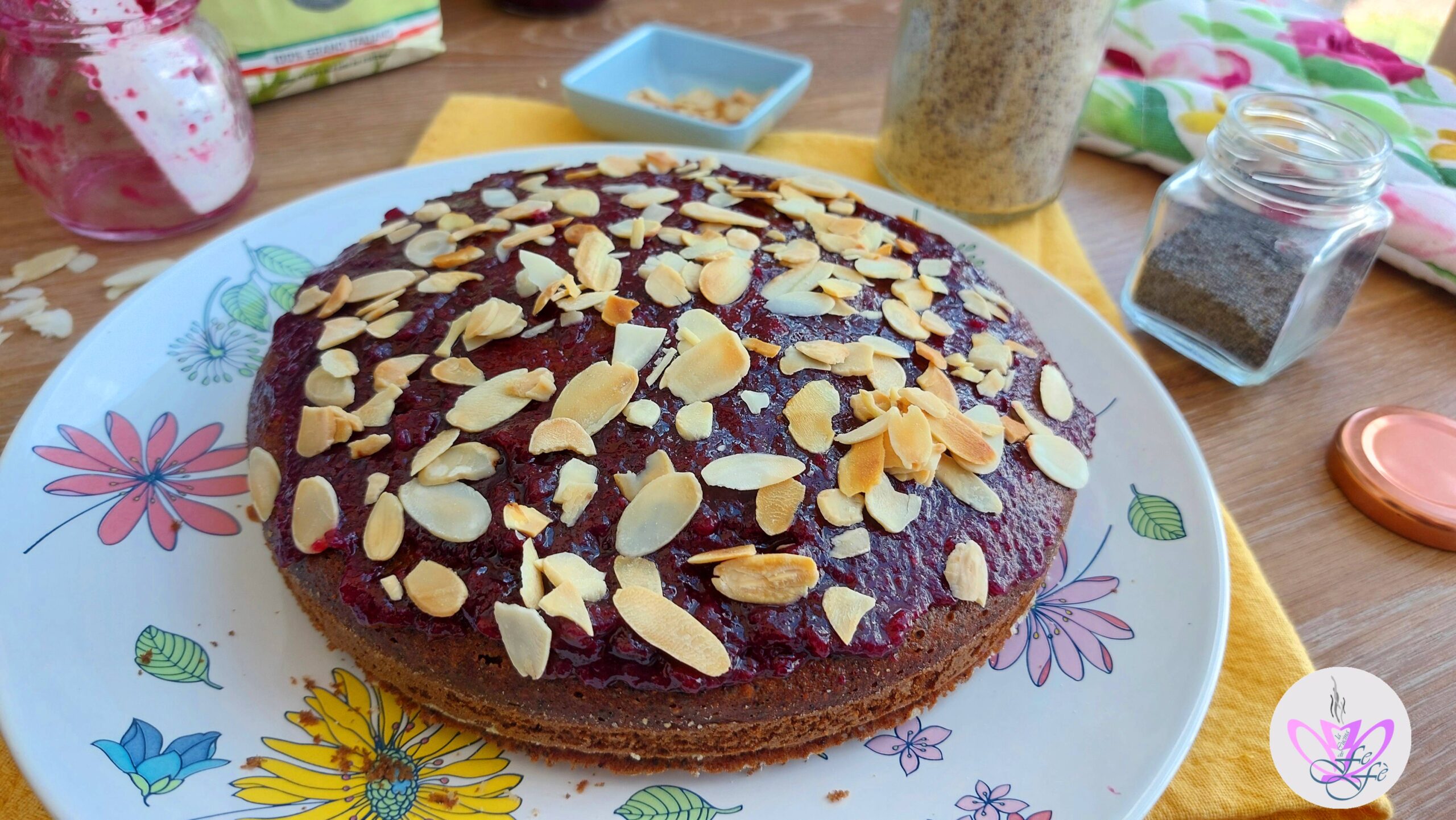 TARTA FIT CON HARINA DE AVELLANAS Y SEMILLAS DE AMAPOLA