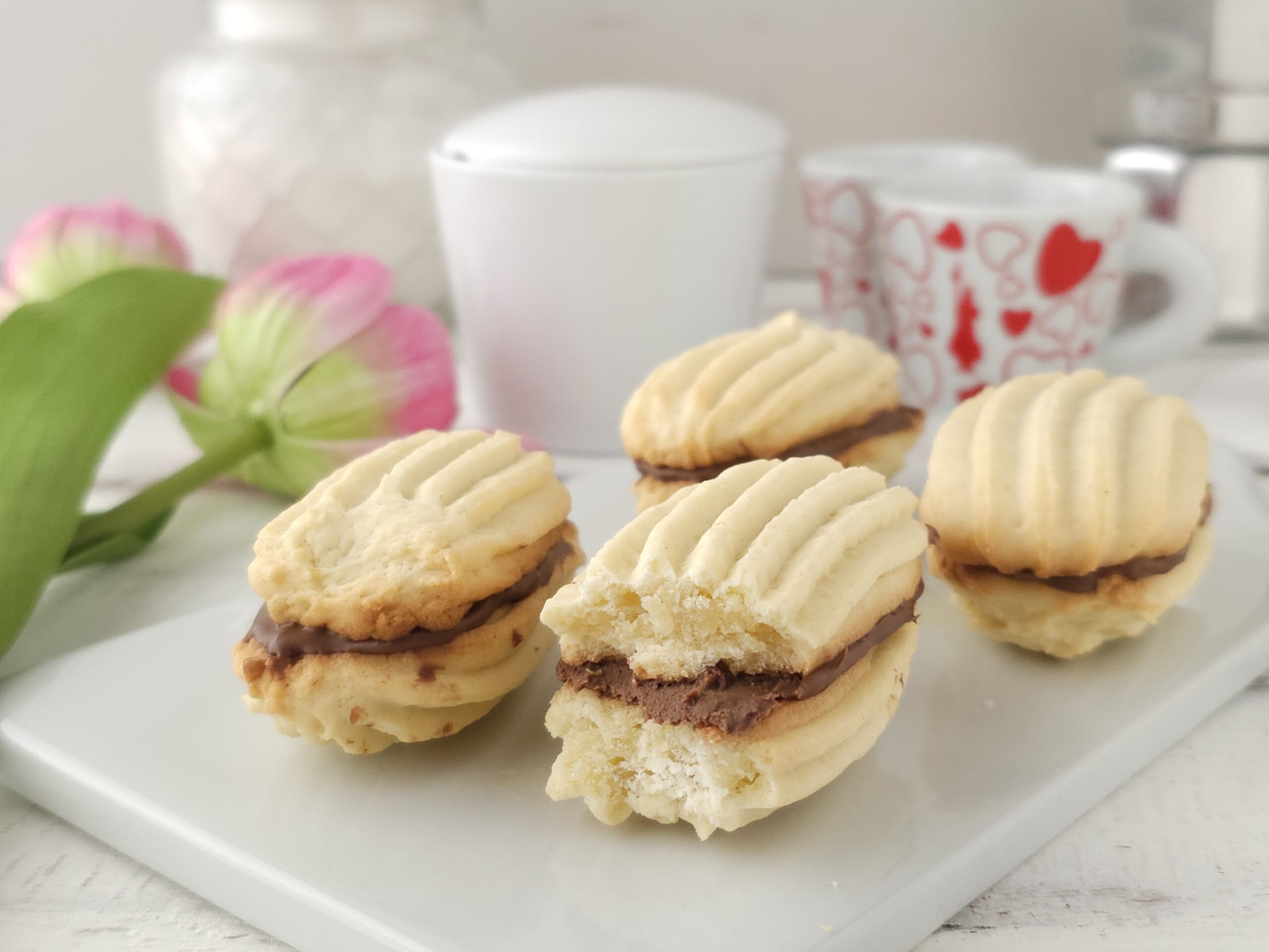 Galletas de masa quebrada montada rellenas