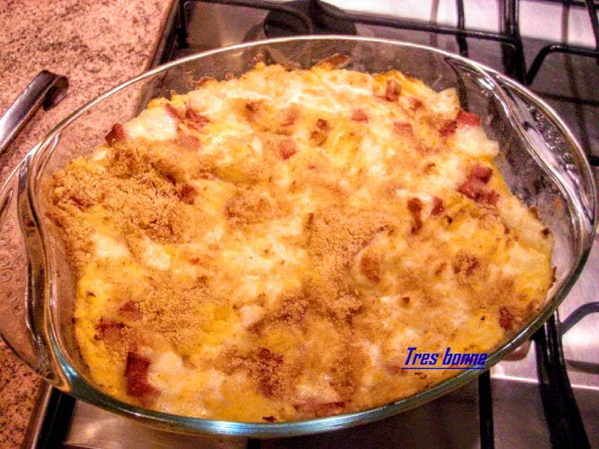 Pastel de patatas al horno con mortadela y mozzarella