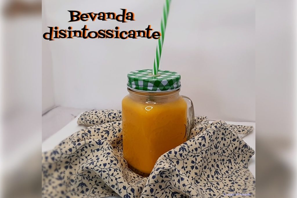 Bebida desintoxicante de zanahorias y limones