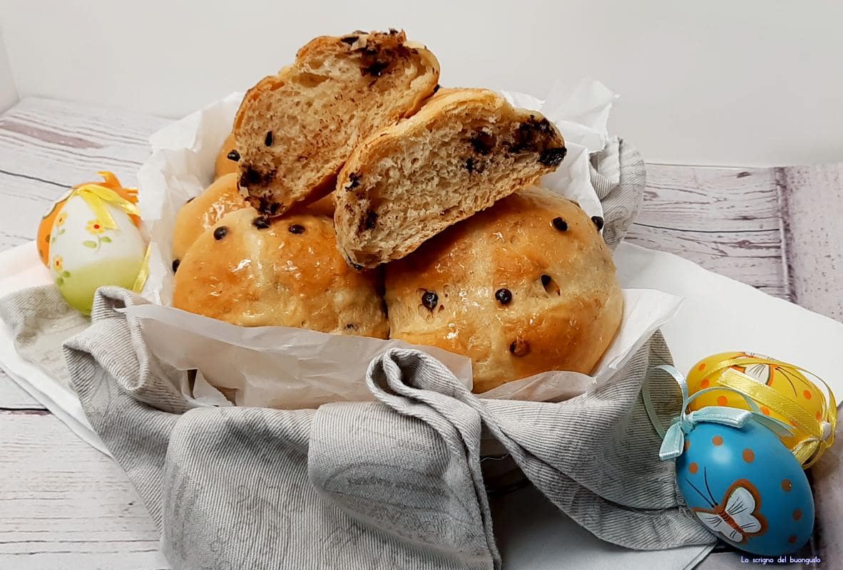 Hot cross buns con trocitos de chocolate