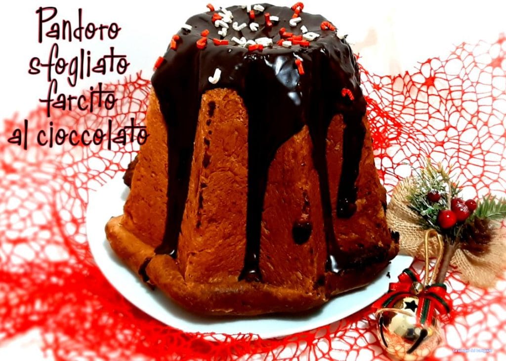 Pandoro hojaldrado relleno de chocolate
