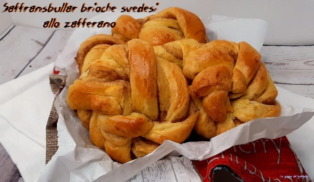 Saffransbullar brioche suecas con azafrán