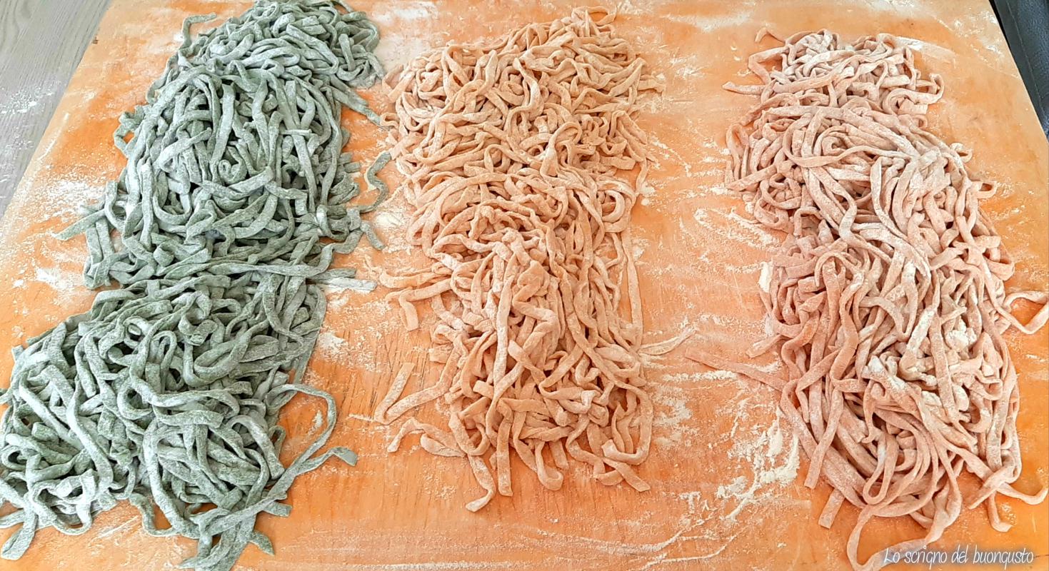 Masa para fettuccine tricolor