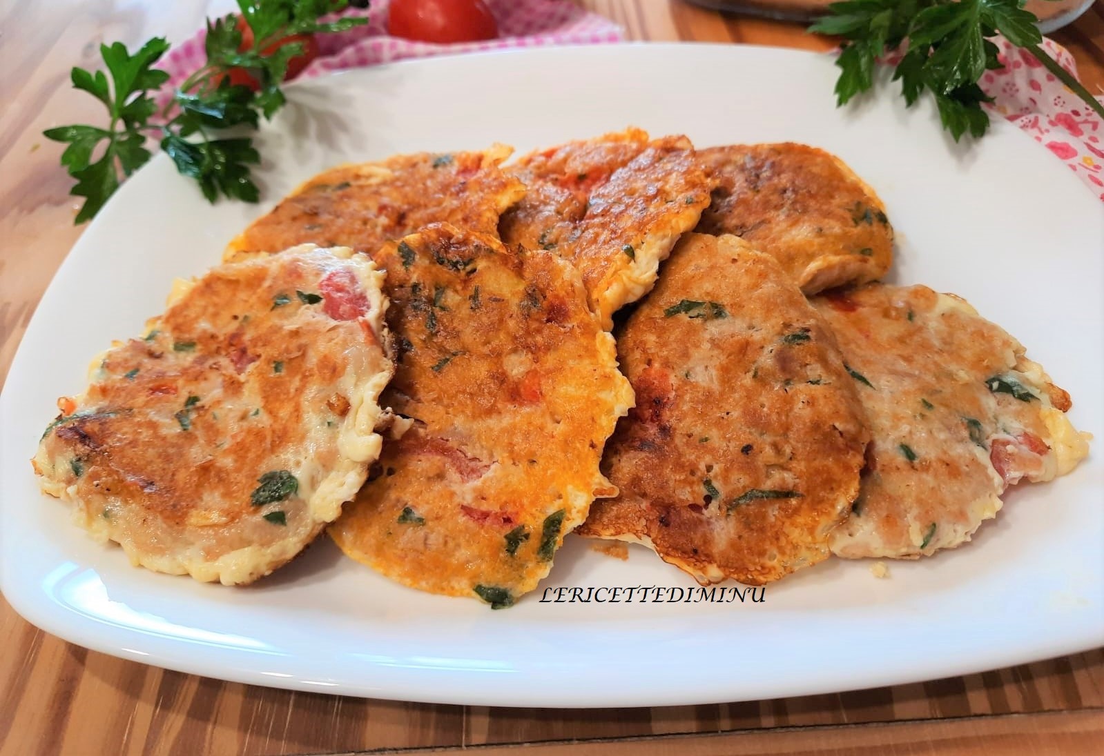 Albóndigas de atún y tomate