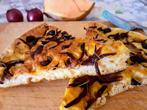 FOCACCIA DE CALABAZA Y ROMERO