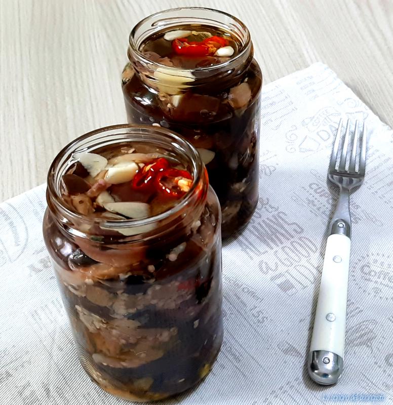 Berenjenas picantes en aceite