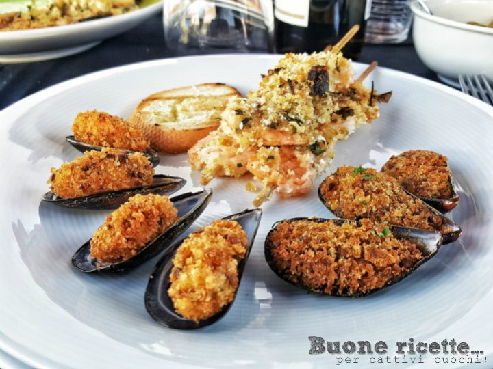 Brochetas de gambas al horno