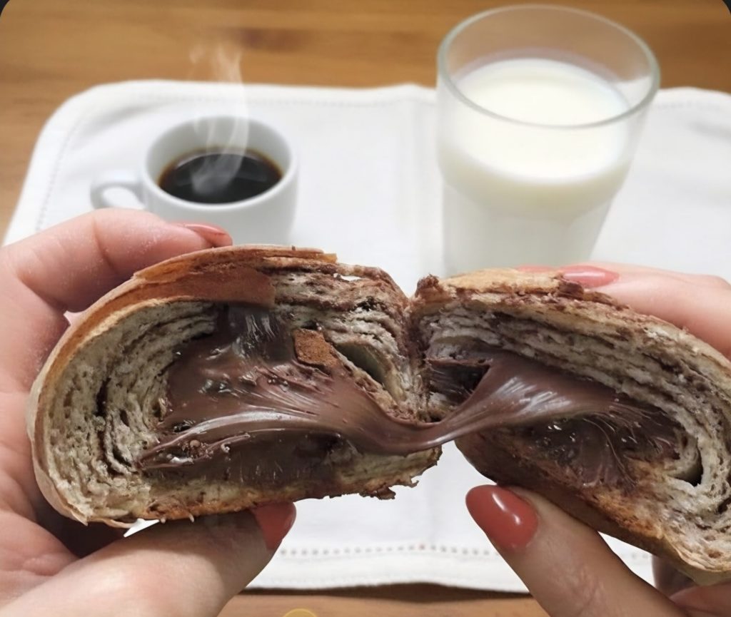 Croissants hojaldrados al chocolate