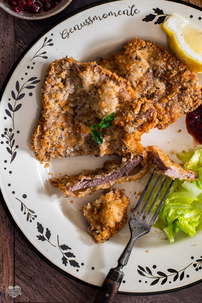 Chuletas de venado empanadas