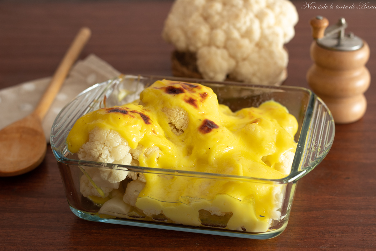 Coliflor con bechamel al azafrán: receta de otoño que no te puedes perder.