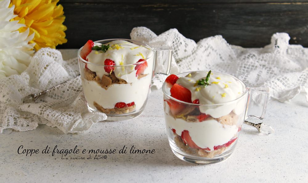 Copas de fresas con mousse de limón